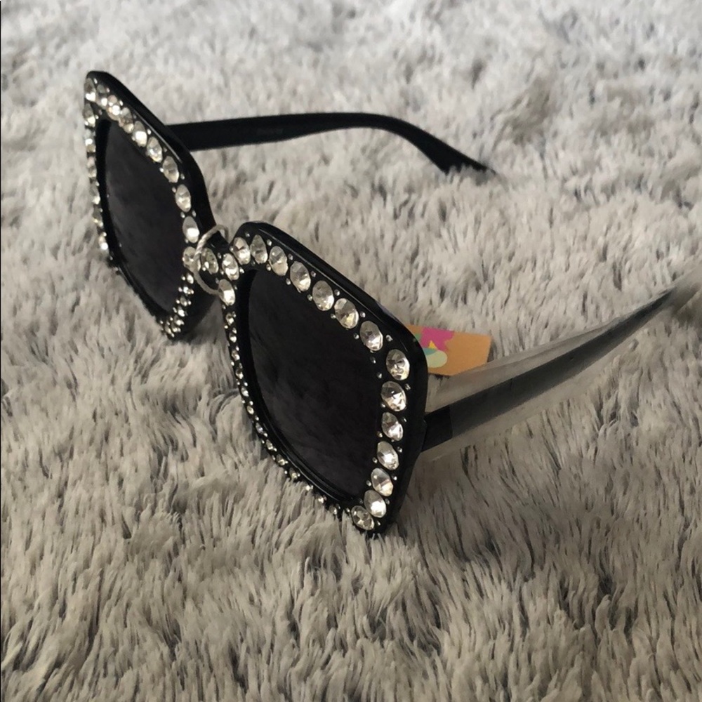Rhinestone Sunglasses 😎 - Picture 3 of 3